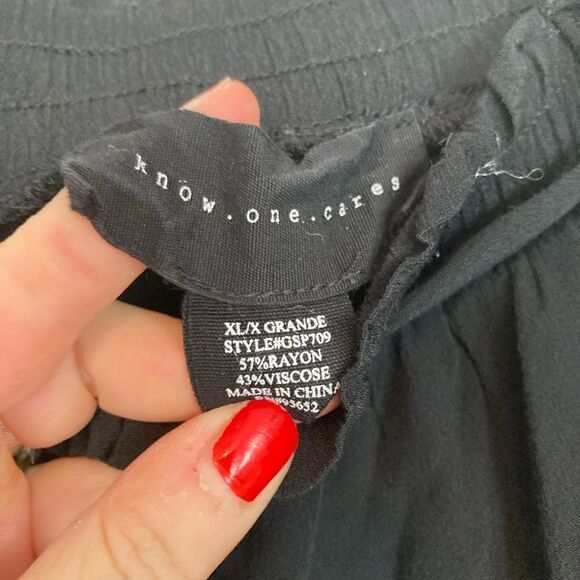 Know One Cares black paper bag tie waist full leg rayon viscose crops🌺 - Picture 7 of 9